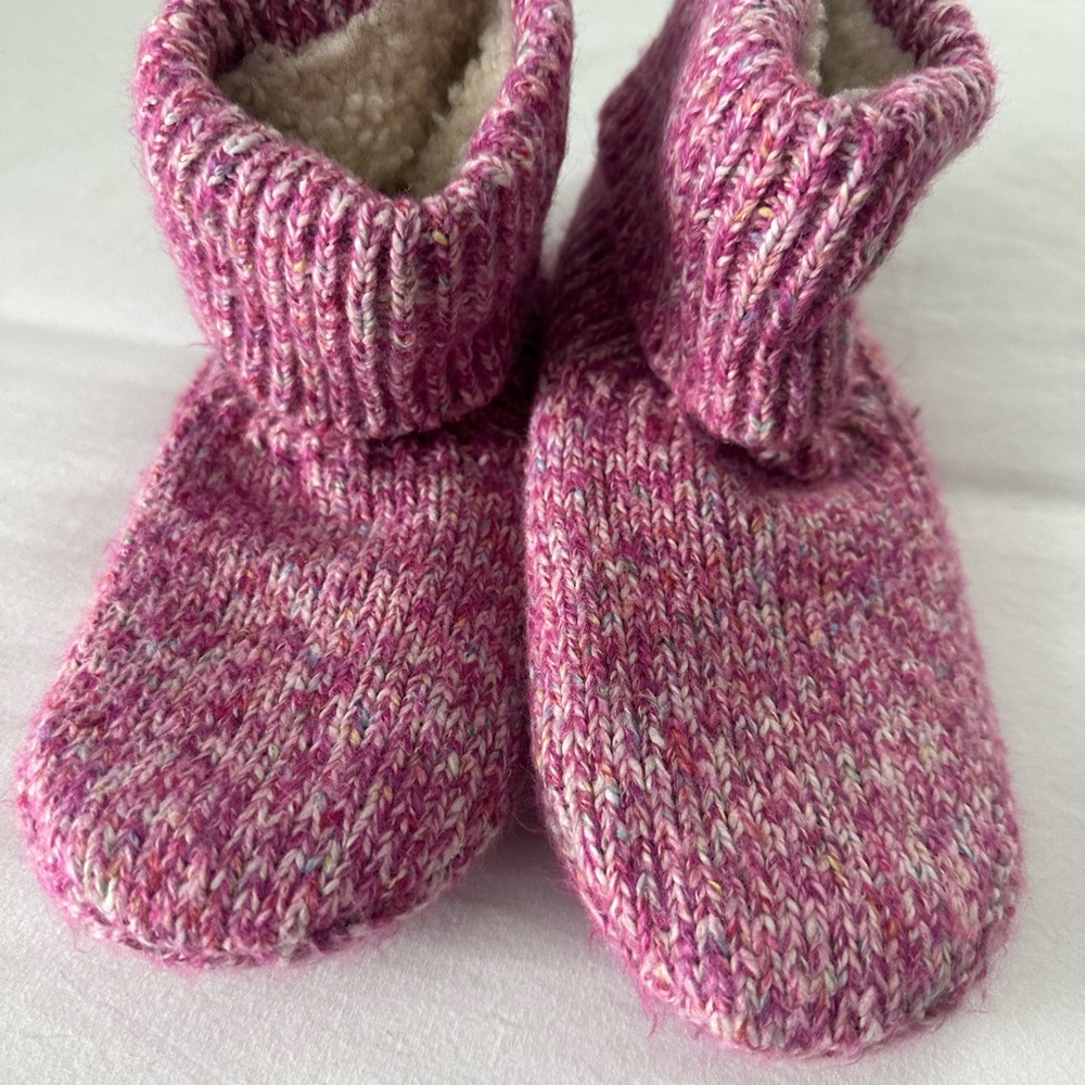 Bombas Women’s Cozy Pink Knit Slipper Socks